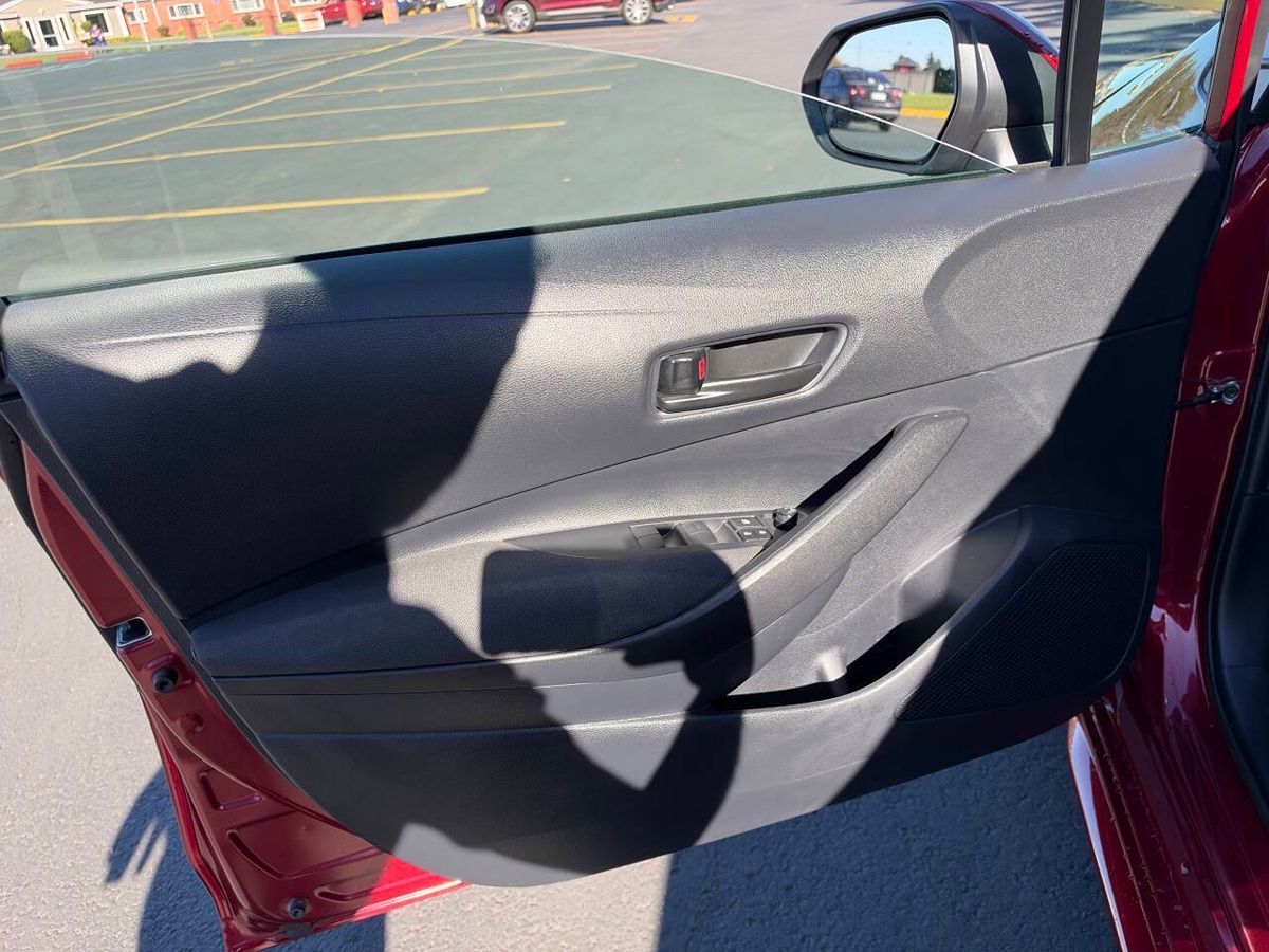 Photo 13 of this Toyota Corolla