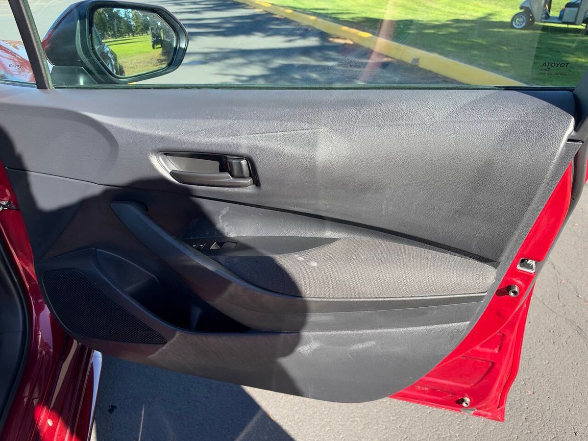 Photo 14 of this Toyota Corolla