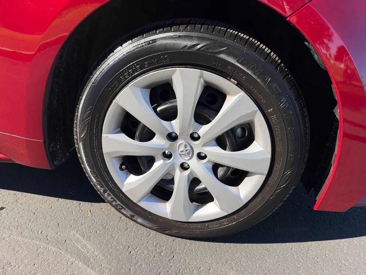 Photo 15 of this Toyota Corolla