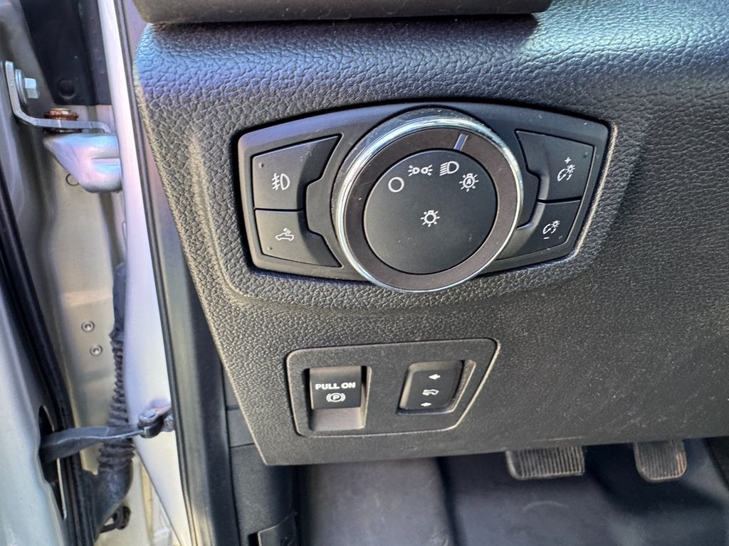 2019 Ford F-150 XLT photo 13