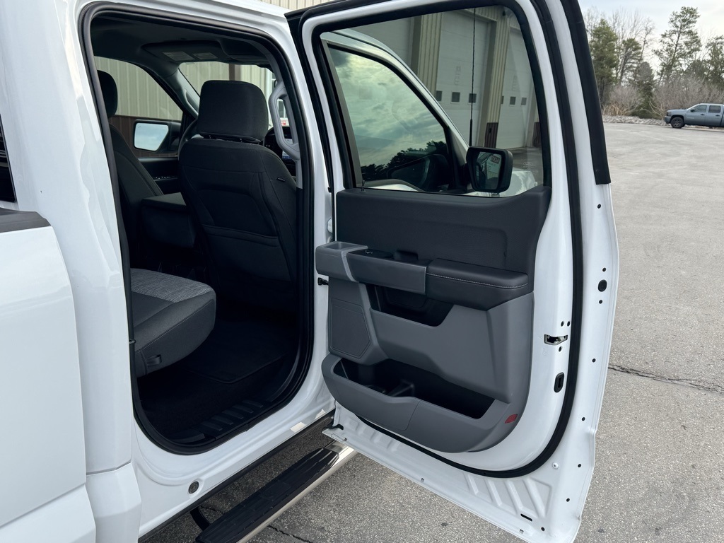 2023 Ford F-150 XLT photo 26