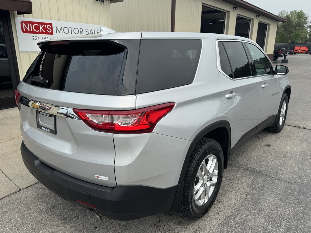 2020 Chevrolet Traverse LS photo 3