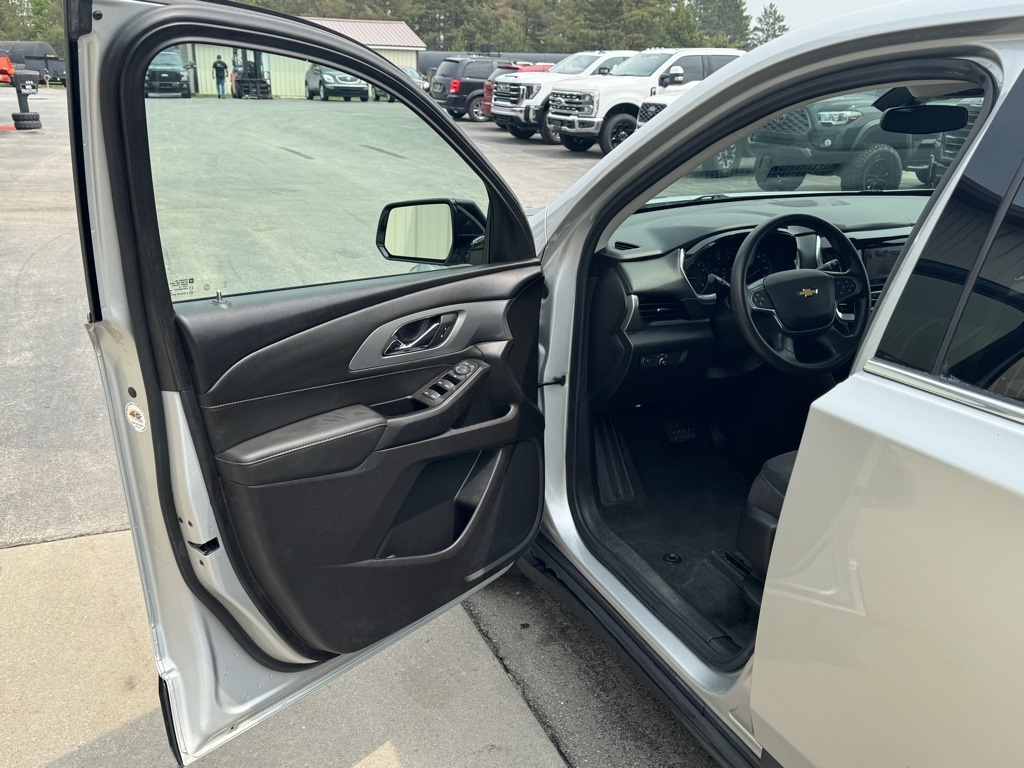 2020 Chevrolet Traverse LS photo 9
