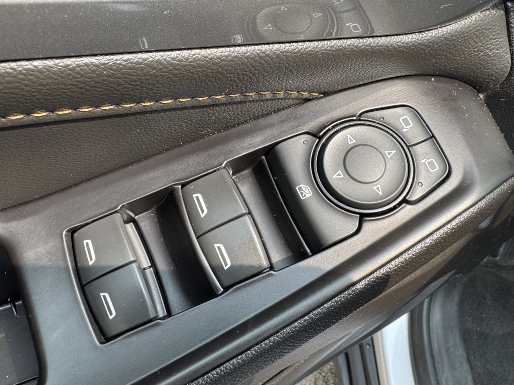 2020 Chevrolet Traverse LS photo 11