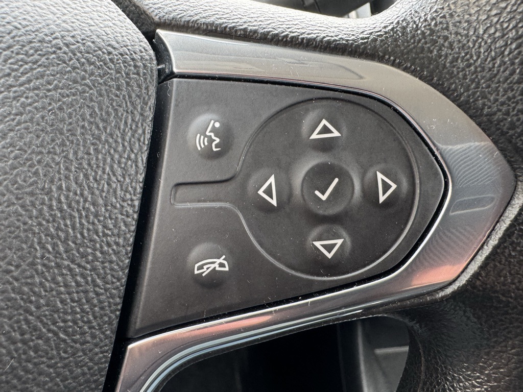 2020 Chevrolet Traverse LS photo 16