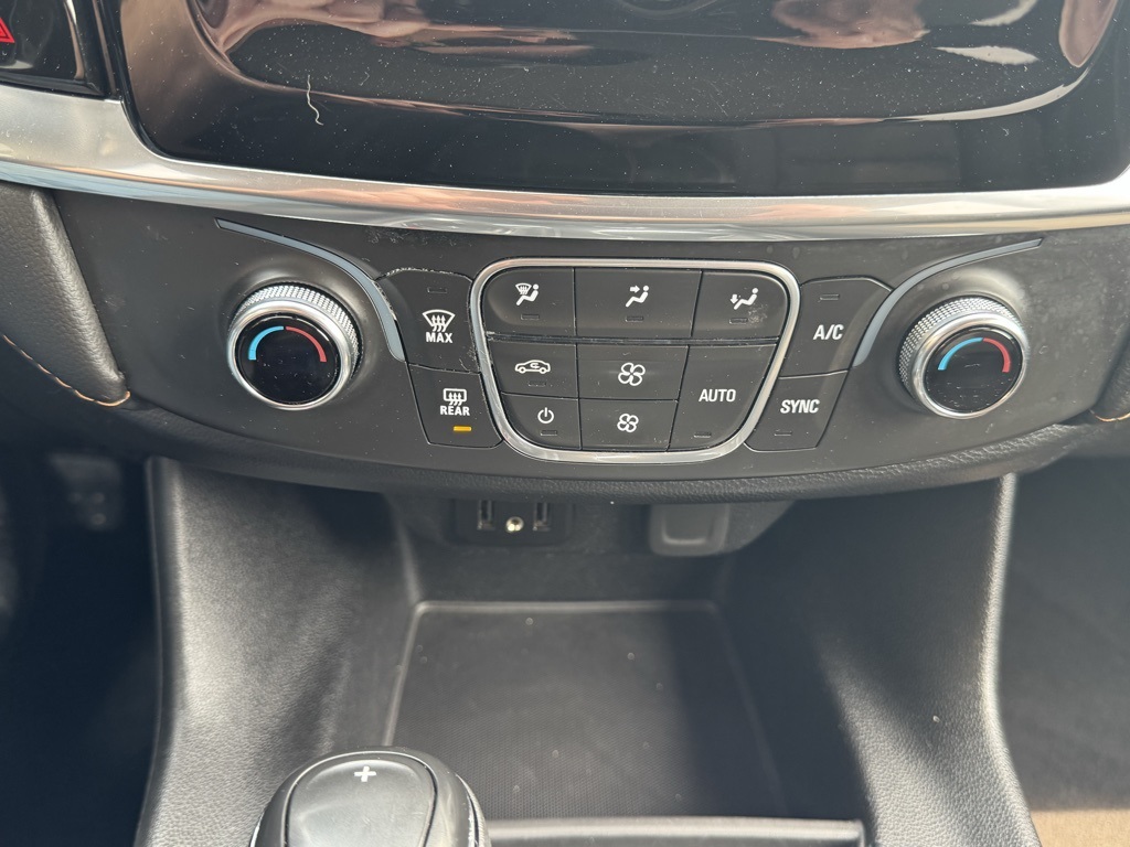 2020 Chevrolet Traverse LS photo 19