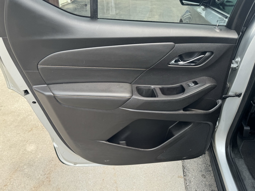 2020 Chevrolet Traverse LS photo 23