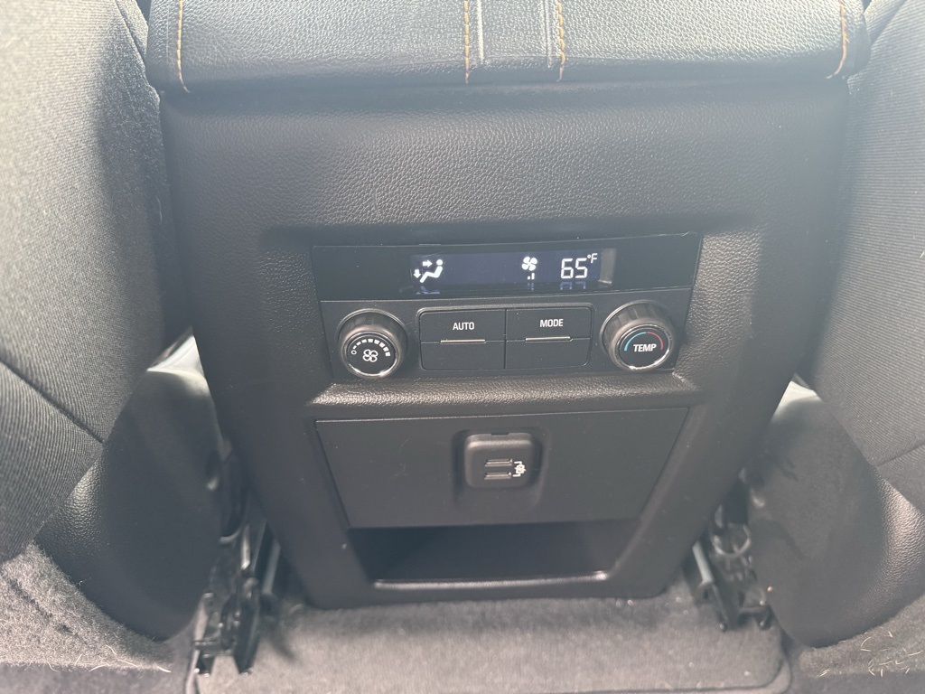 2020 Chevrolet Traverse LS photo 27
