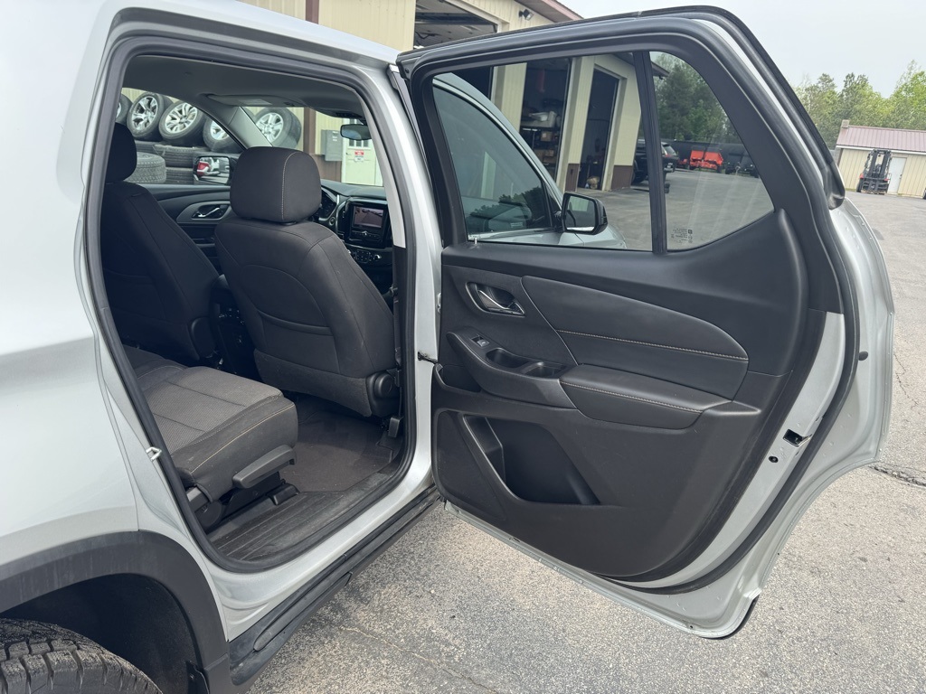 2020 Chevrolet Traverse LS photo 30