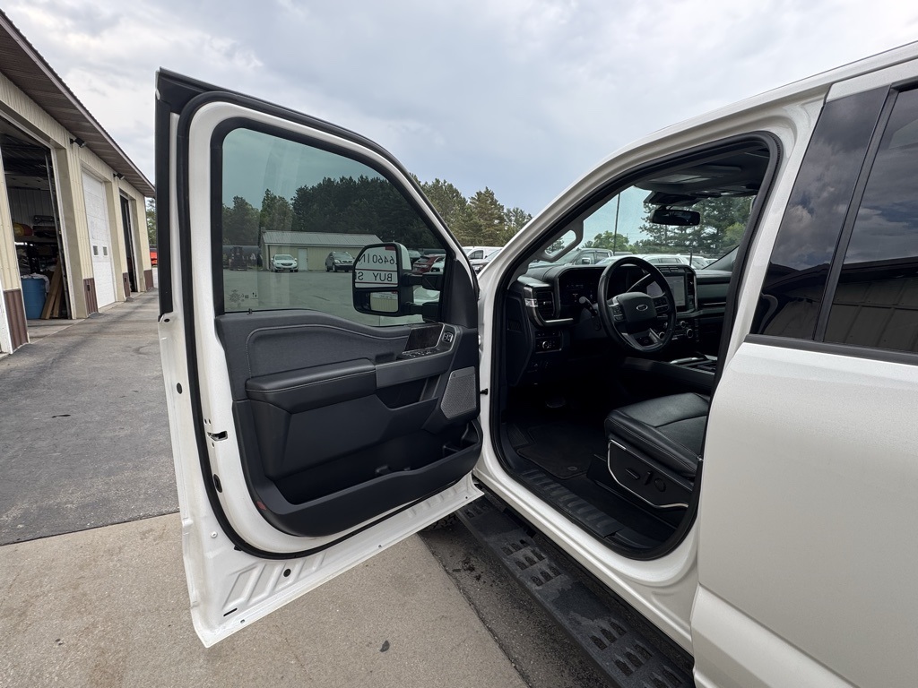 2023 Ford F-350 Lariat photo 9