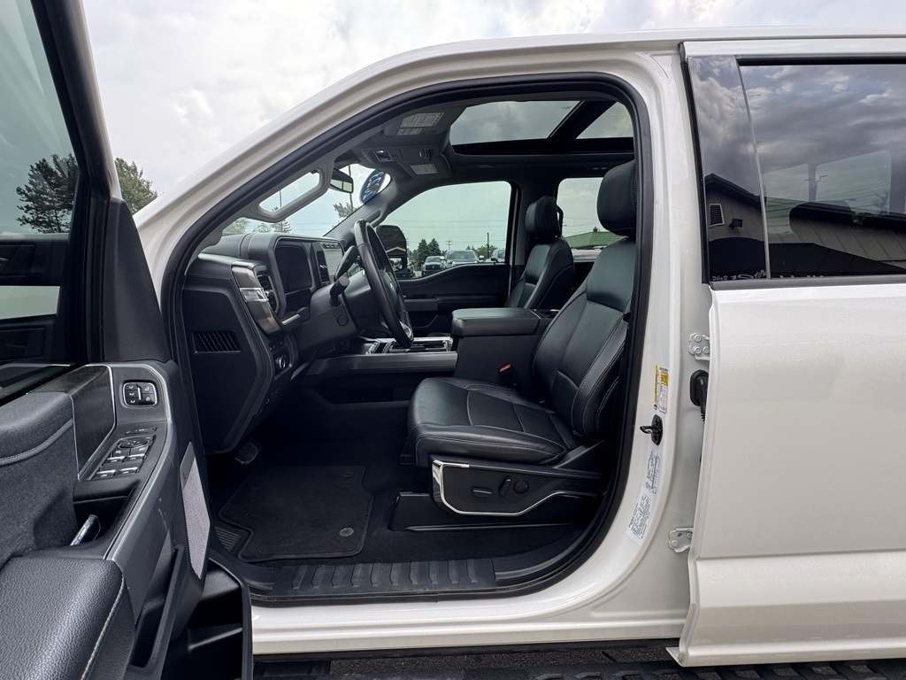 2023 Ford F-350 Lariat photo 14