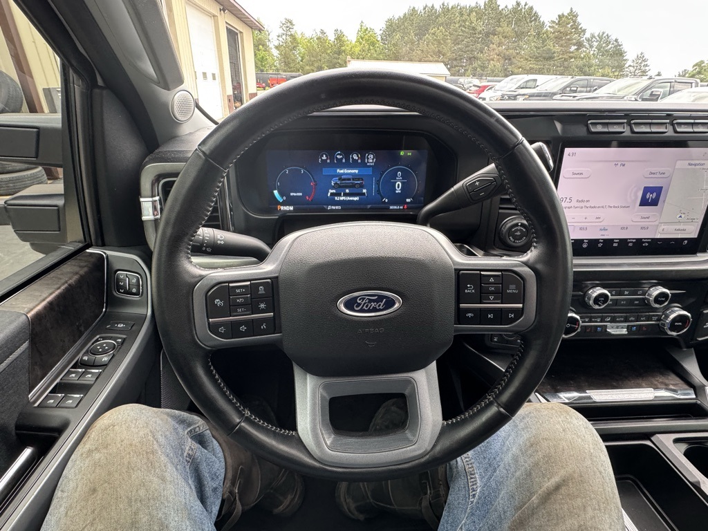 2023 Ford F-350 Lariat photo 15