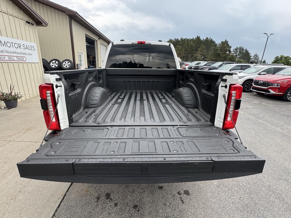 2023 Ford F-350 Lariat photo 35