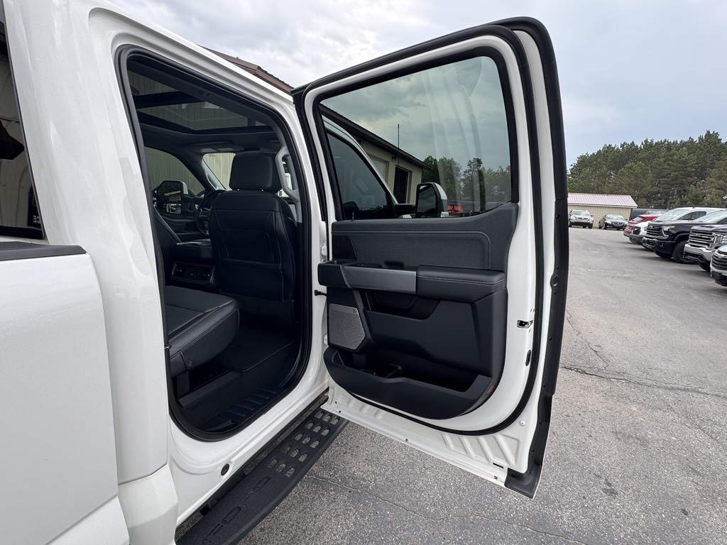 2023 Ford F-350 Lariat photo 36