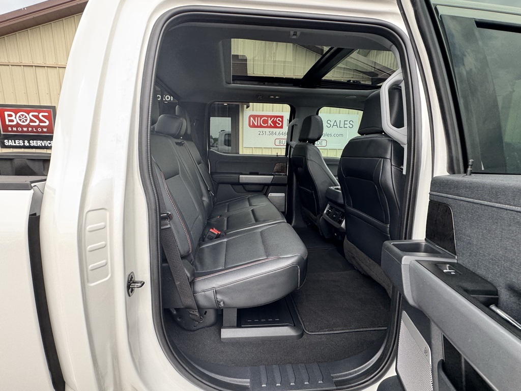 2023 Ford F-350 Lariat photo 39