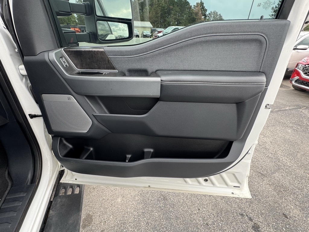 2023 Ford F-350 Lariat photo 41