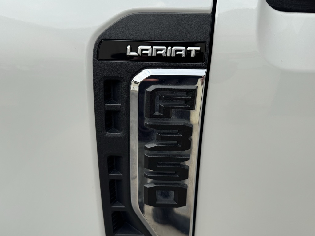 2023 Ford F-350 Lariat photo 48