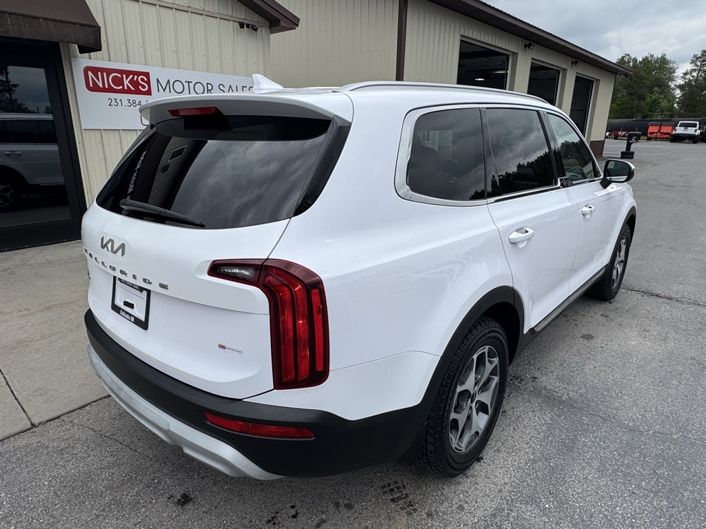 2022 Kia Telluride EX photo 3