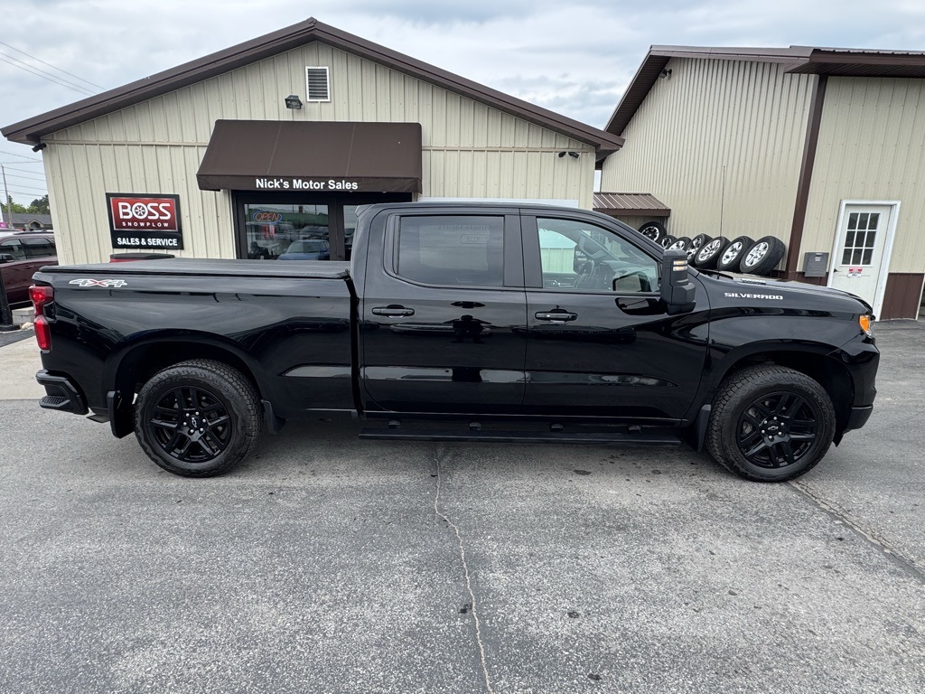 2023 Chevrolet Silverado 1500 RST photo 2