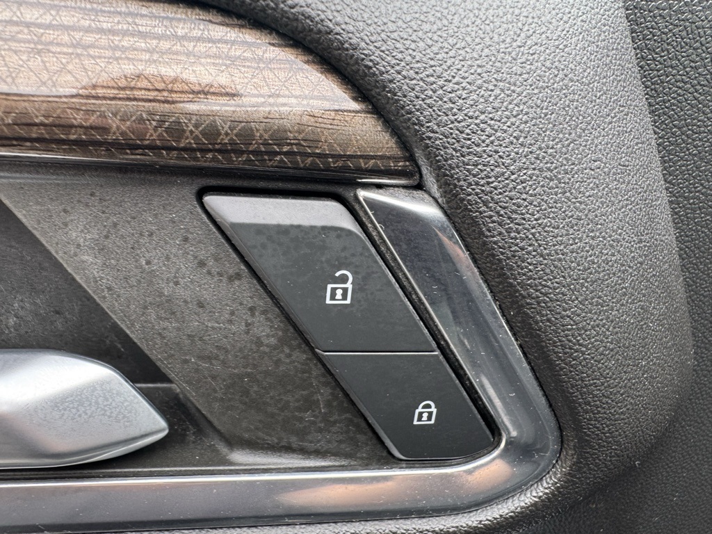 2023 Chevrolet Silverado 1500 RST photo 12