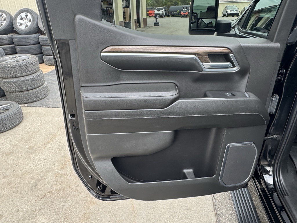 2023 Chevrolet Silverado 1500 RST photo 26