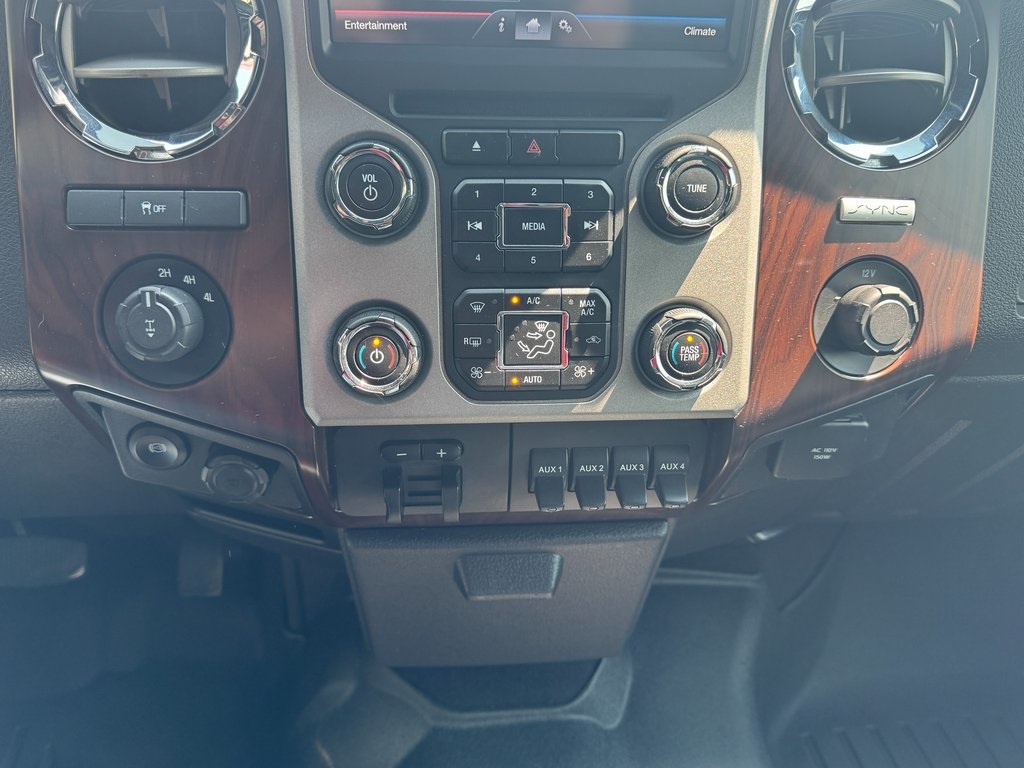 2016 Ford F-350 Lariat photo 20