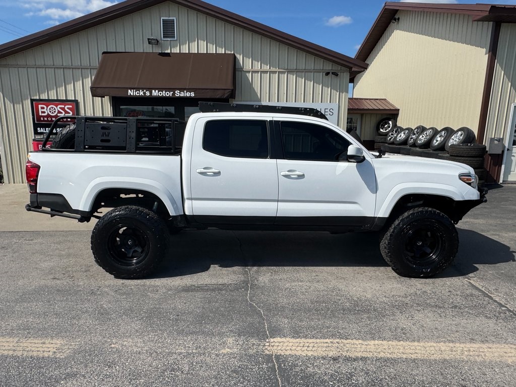 2018 Toyota Tacoma SR5 V6 photo 2