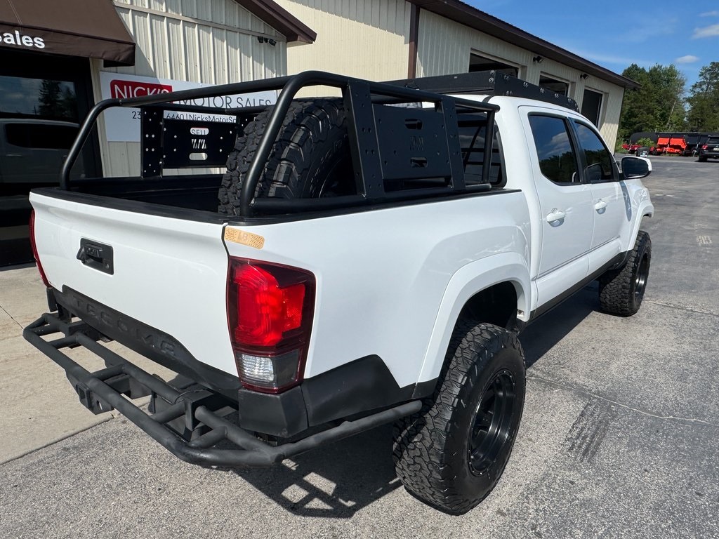 2018 Toyota Tacoma SR5 V6 photo 3