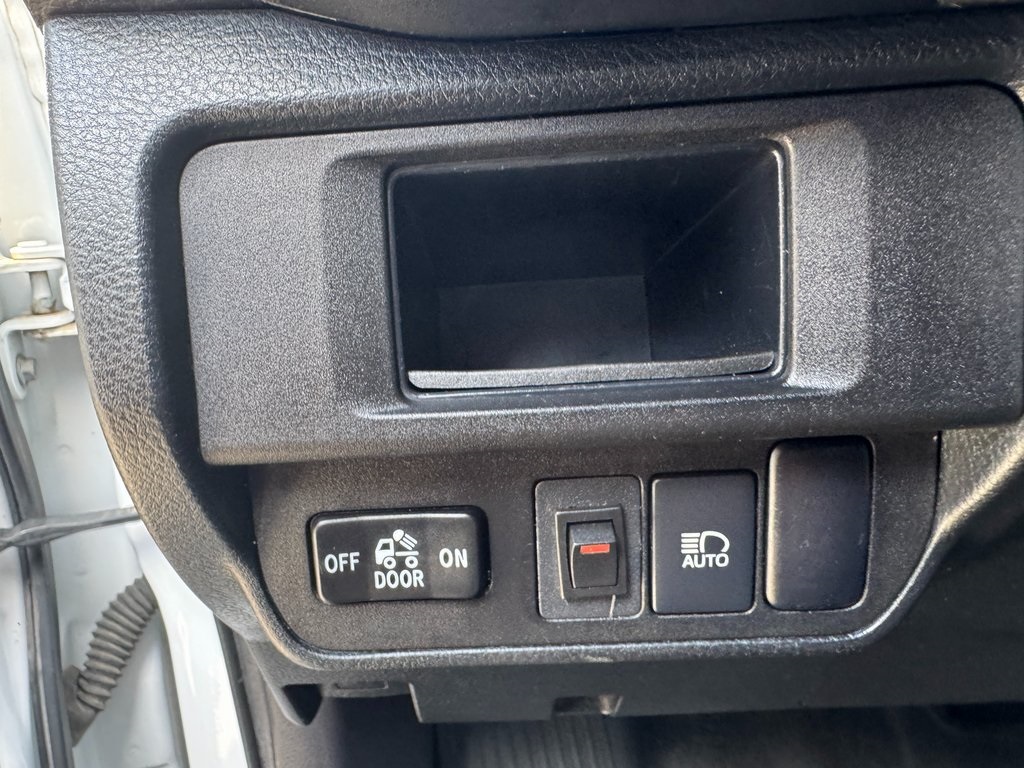 2018 Toyota Tacoma SR5 V6 photo 12