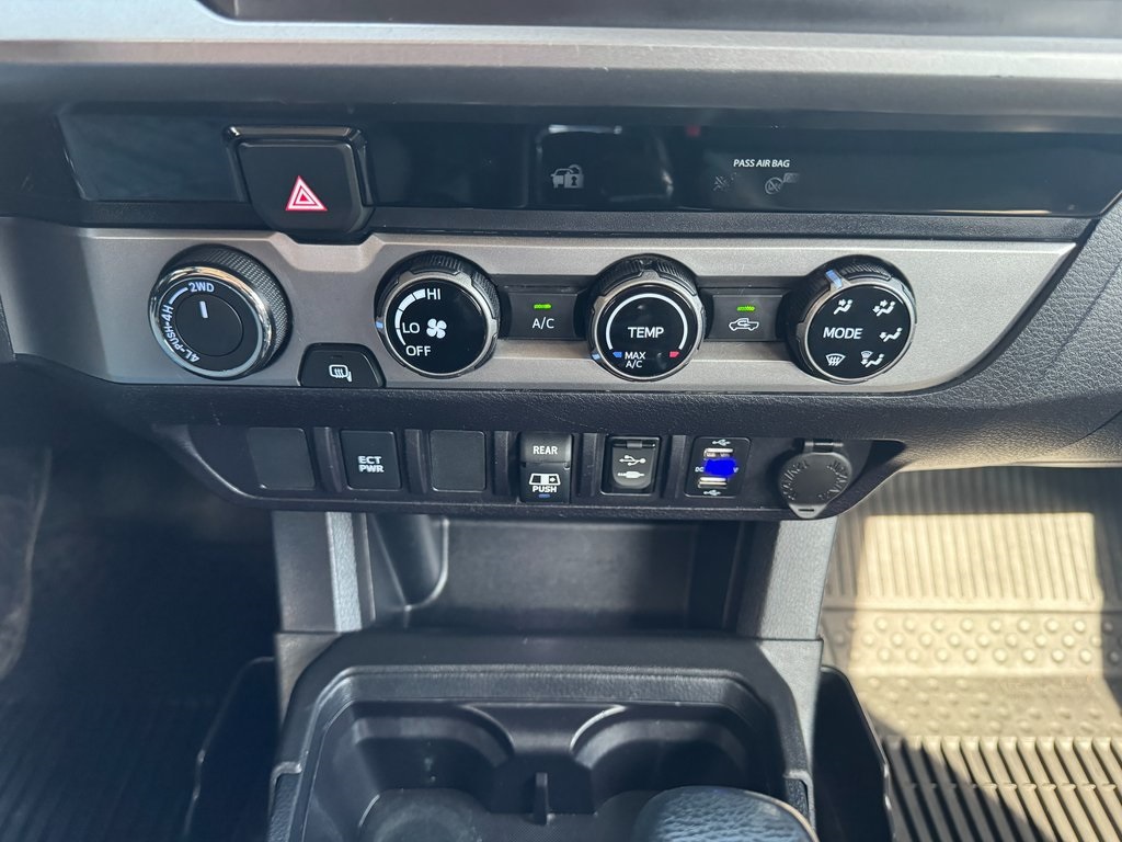 2018 Toyota Tacoma SR5 V6 photo 21
