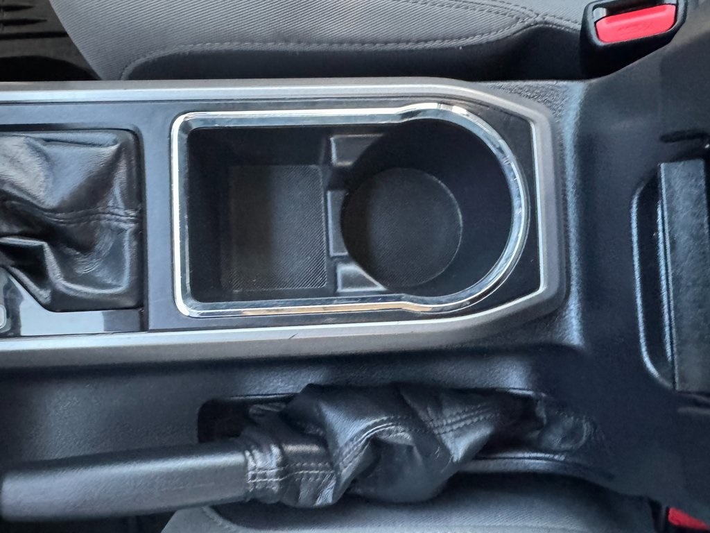 2018 Toyota Tacoma SR5 V6 photo 23
