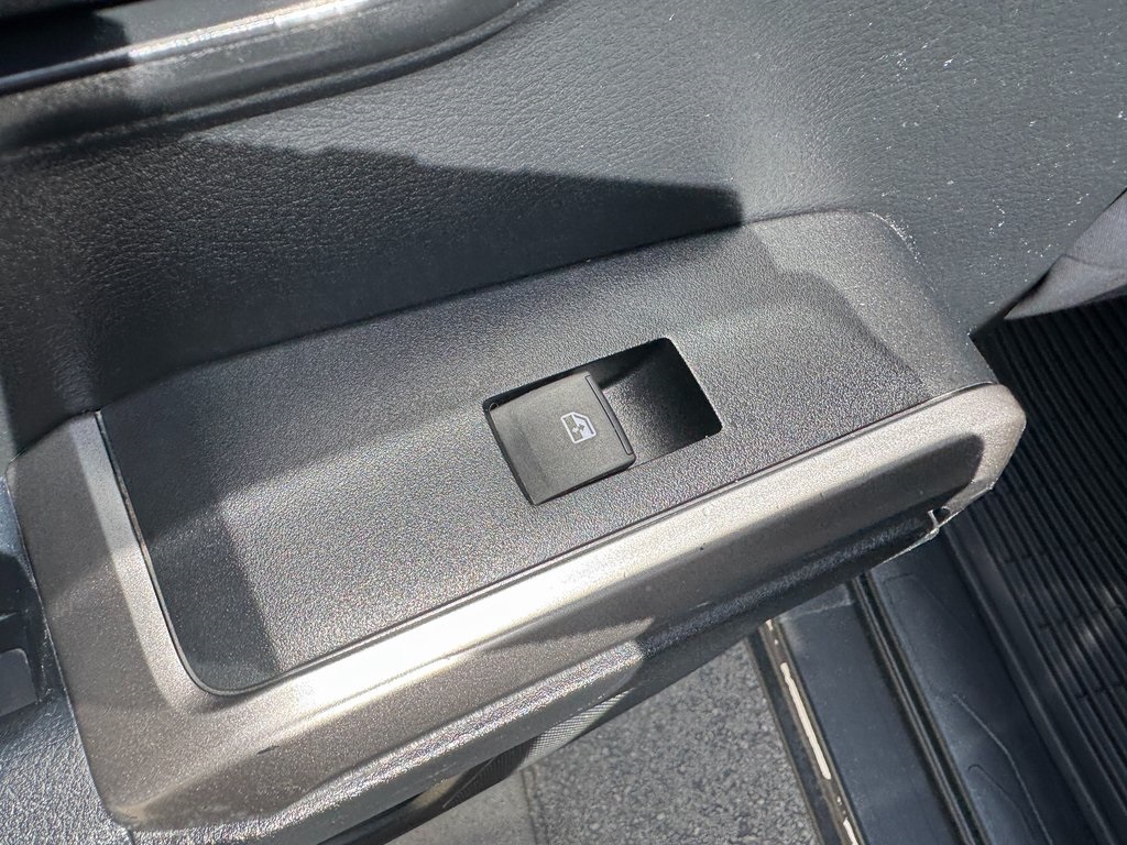 2018 Toyota Tacoma SR5 V6 photo 26