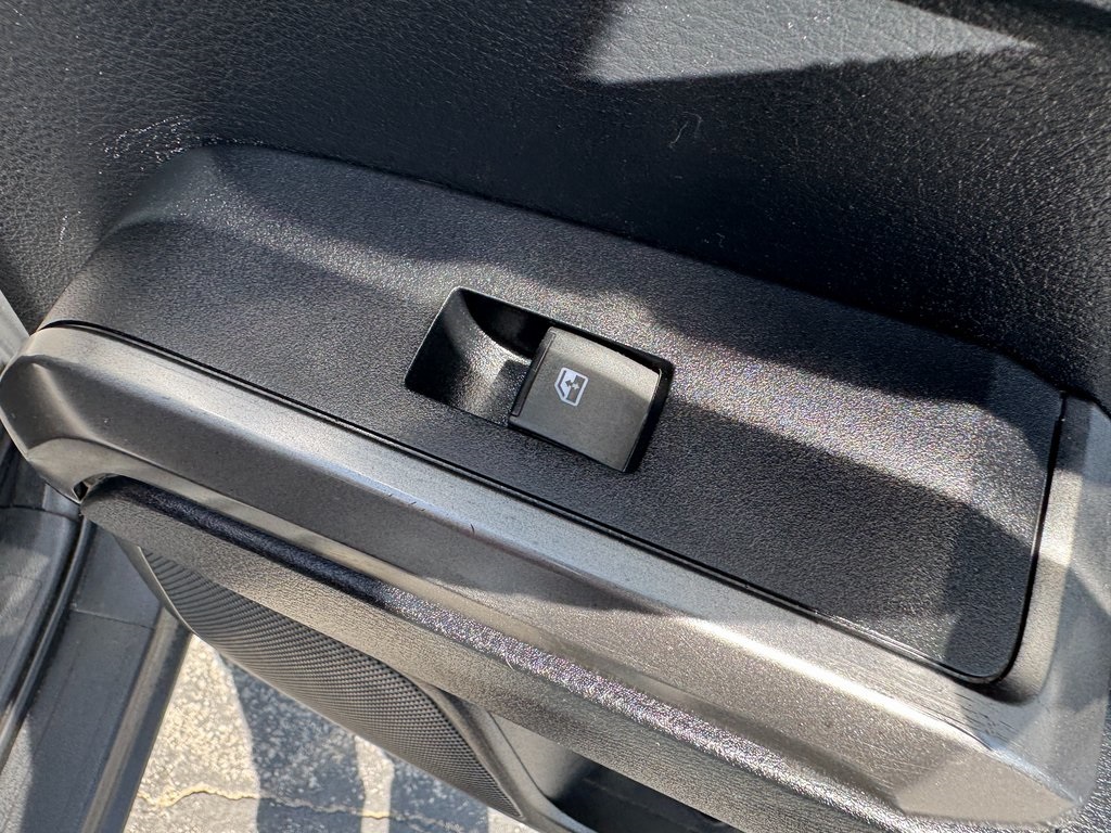 2018 Toyota Tacoma SR5 V6 photo 33