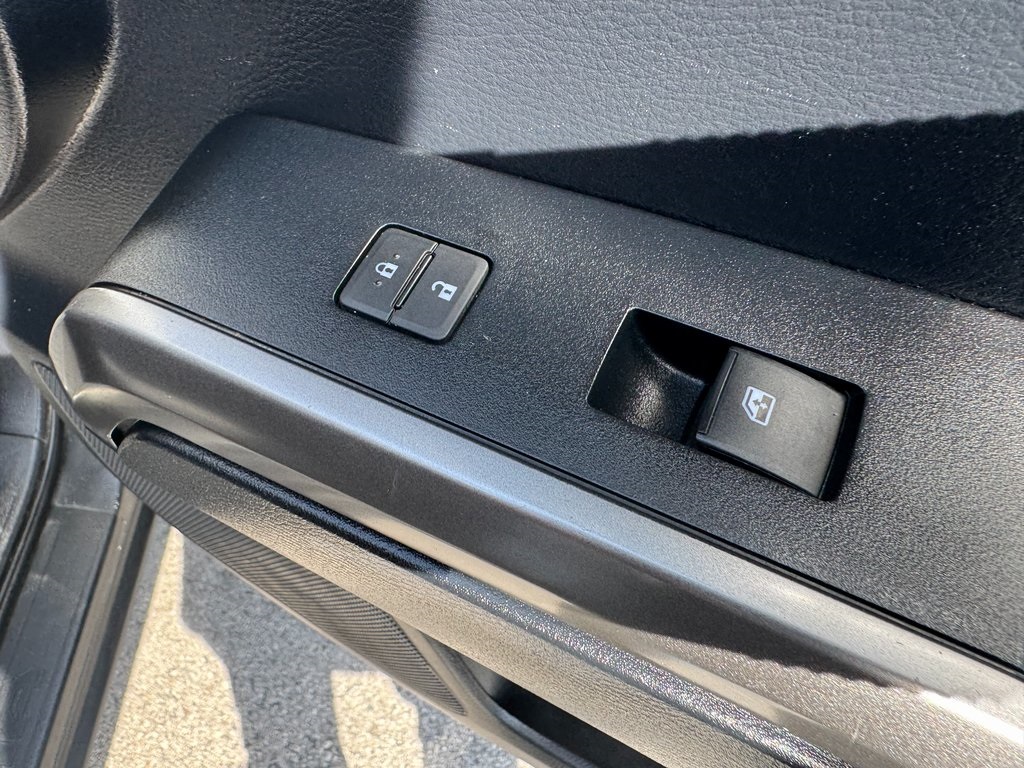 2018 Toyota Tacoma SR5 V6 photo 36