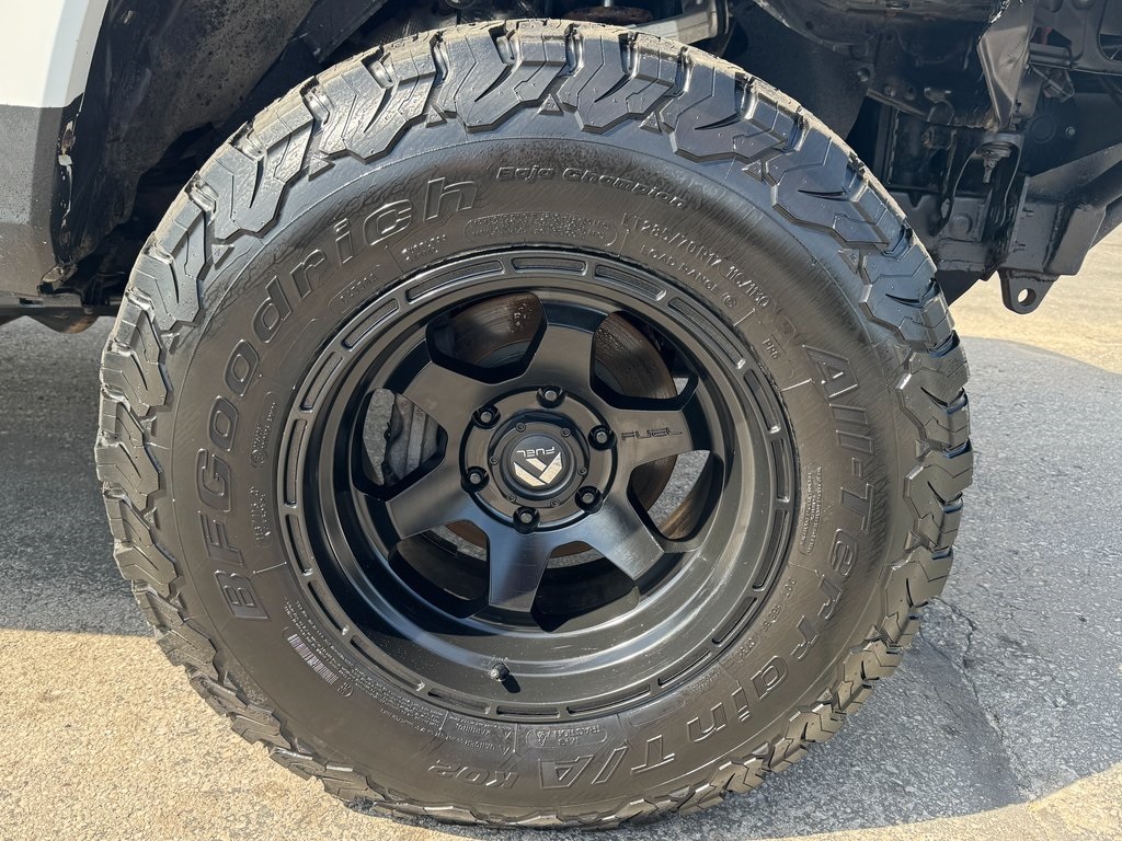 2018 Toyota Tacoma SR5 V6 photo 38