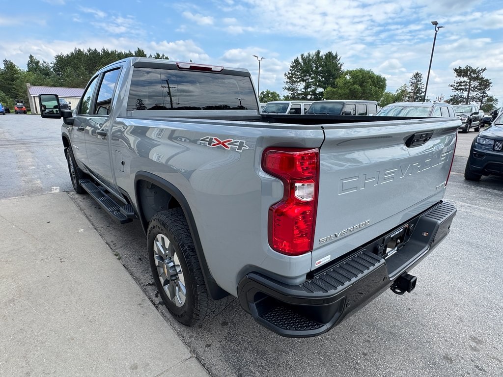 2024 Chevrolet Silverado 2500HD Custom photo 5