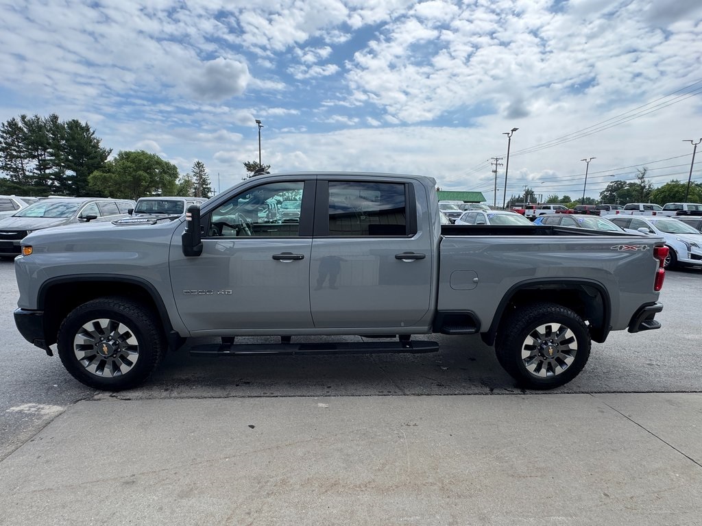2024 Chevrolet Silverado 2500HD Custom photo 6