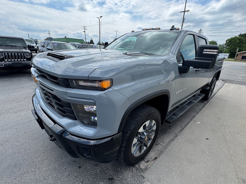 2024 Chevrolet Silverado 2500HD Custom photo 7