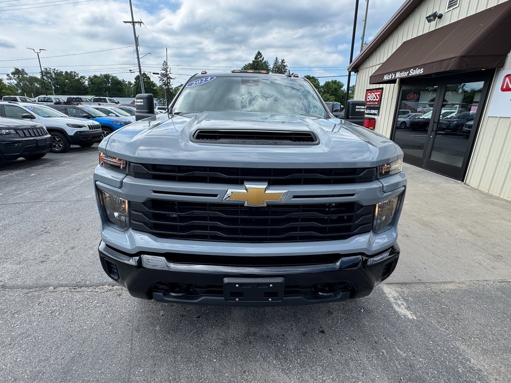 2024 Chevrolet Silverado 2500HD Custom photo 8