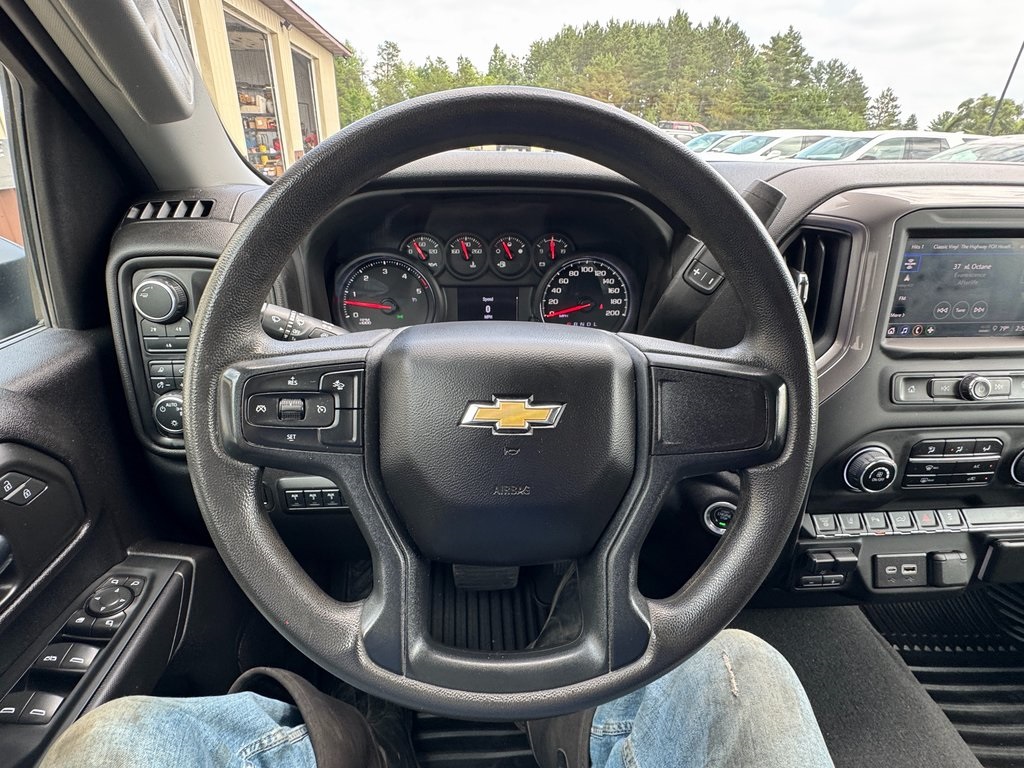 2024 Chevrolet Silverado 2500HD Custom photo 14