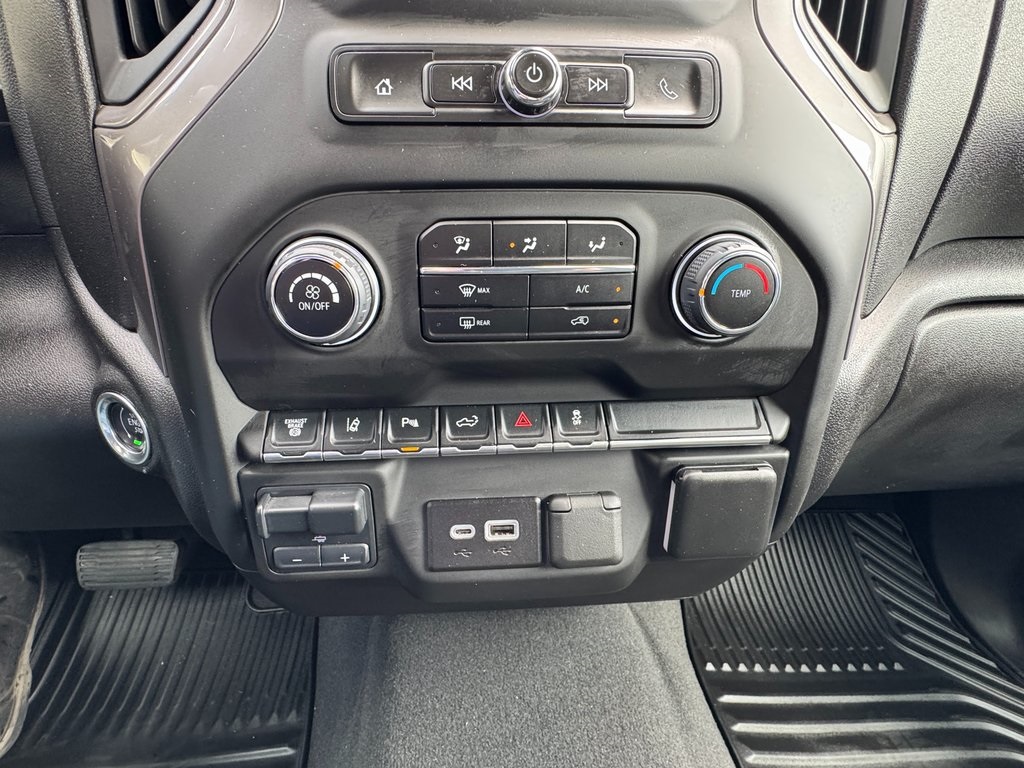 2024 Chevrolet Silverado 2500HD Custom photo 19