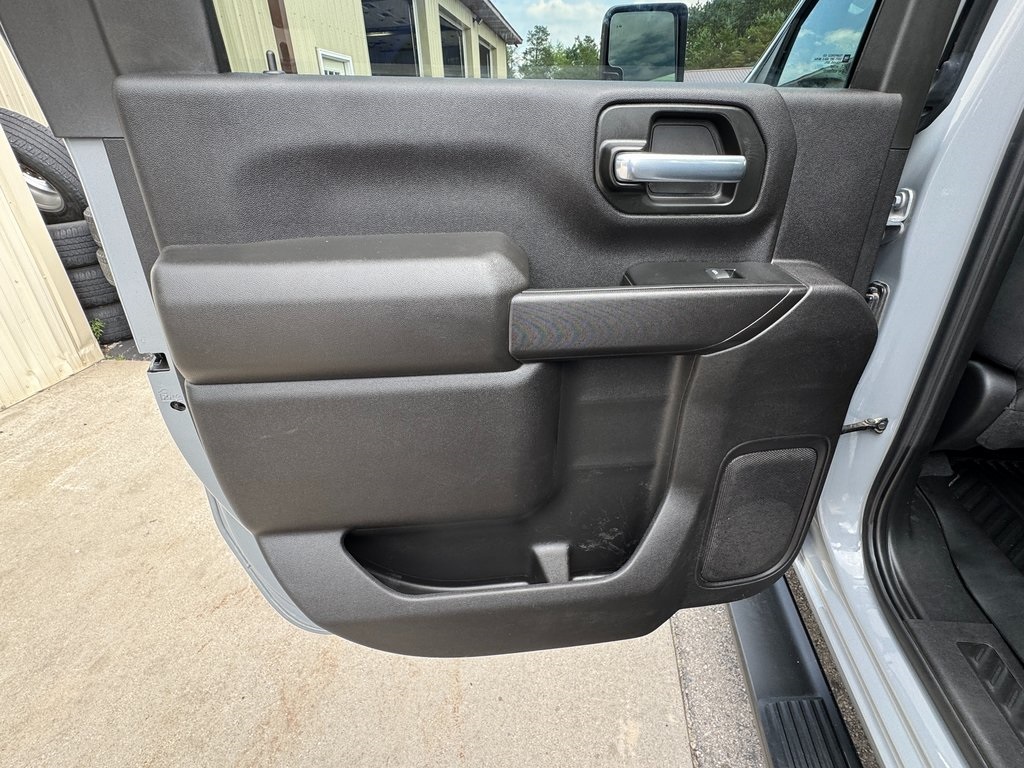 2024 Chevrolet Silverado 2500HD Custom photo 23