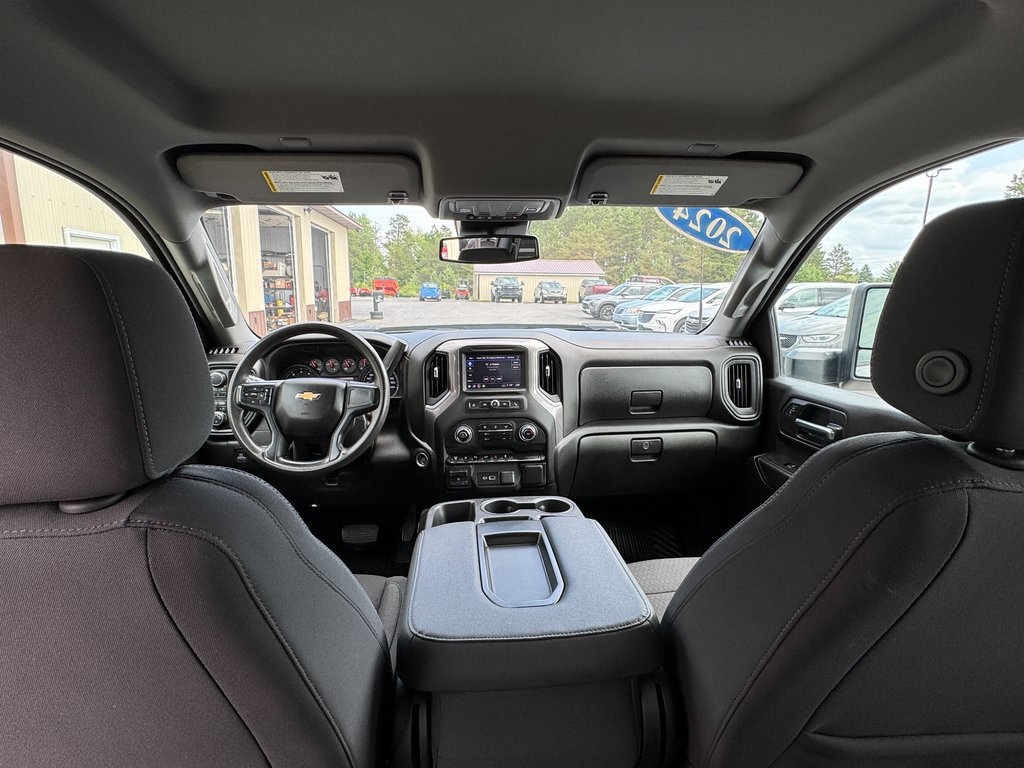 2024 Chevrolet Silverado 2500HD Custom photo 26