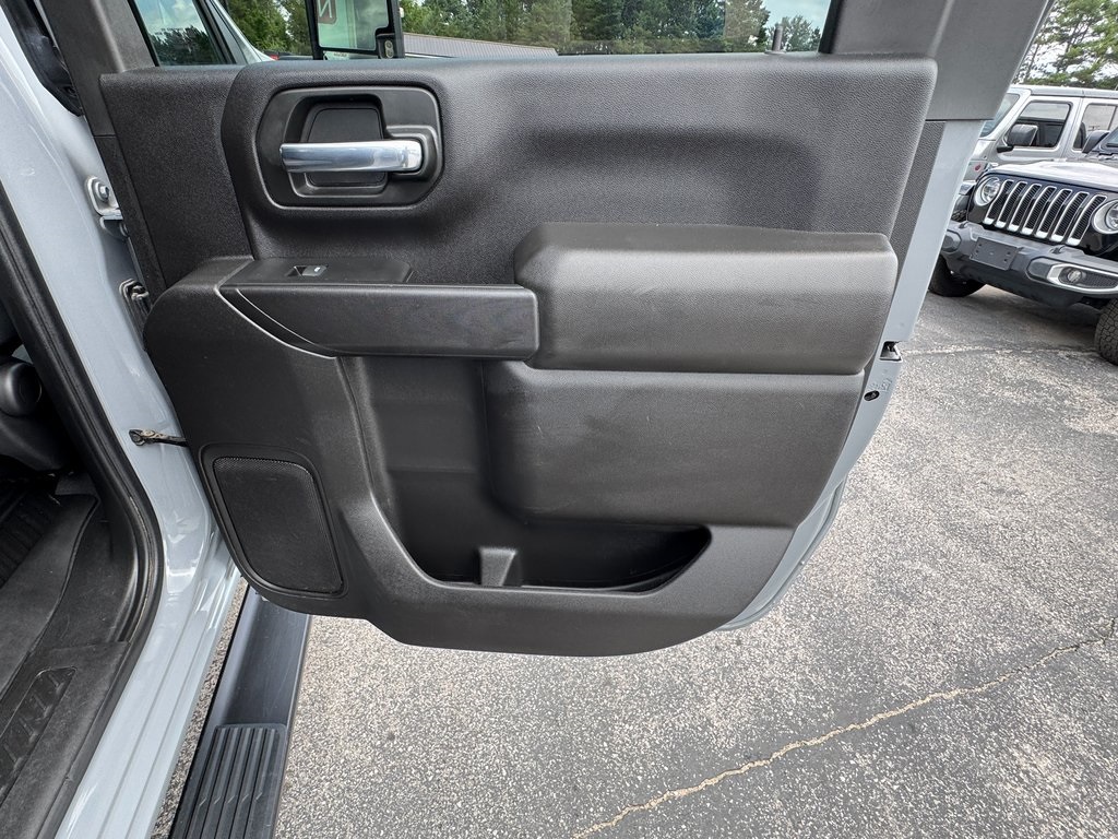2024 Chevrolet Silverado 2500HD Custom photo 30
