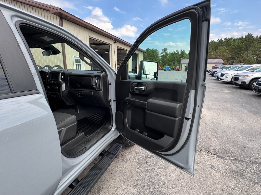 2024 Chevrolet Silverado 2500HD Custom photo 32