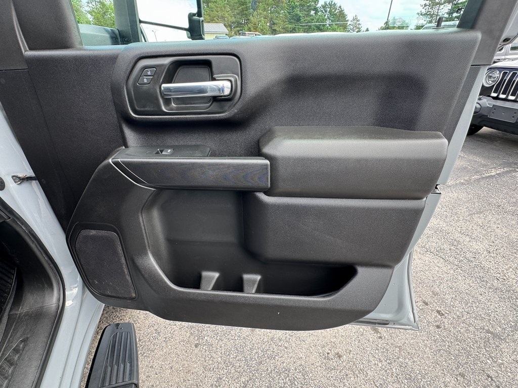 2024 Chevrolet Silverado 2500HD Custom photo 33