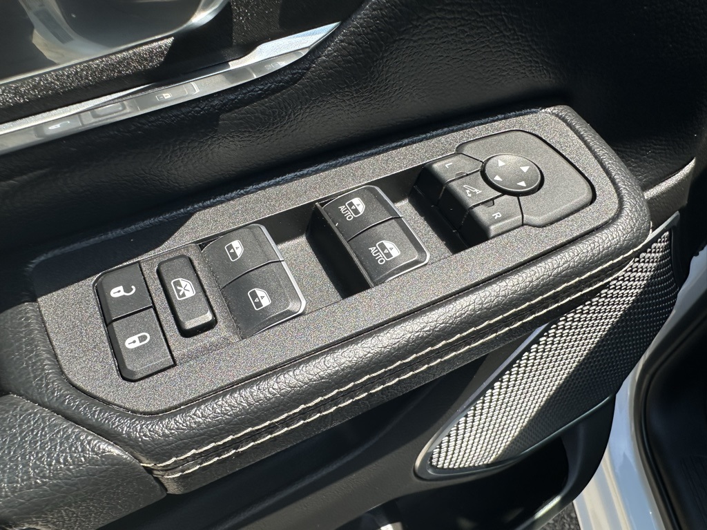 2025 Ram 1500 Laramie photo 11