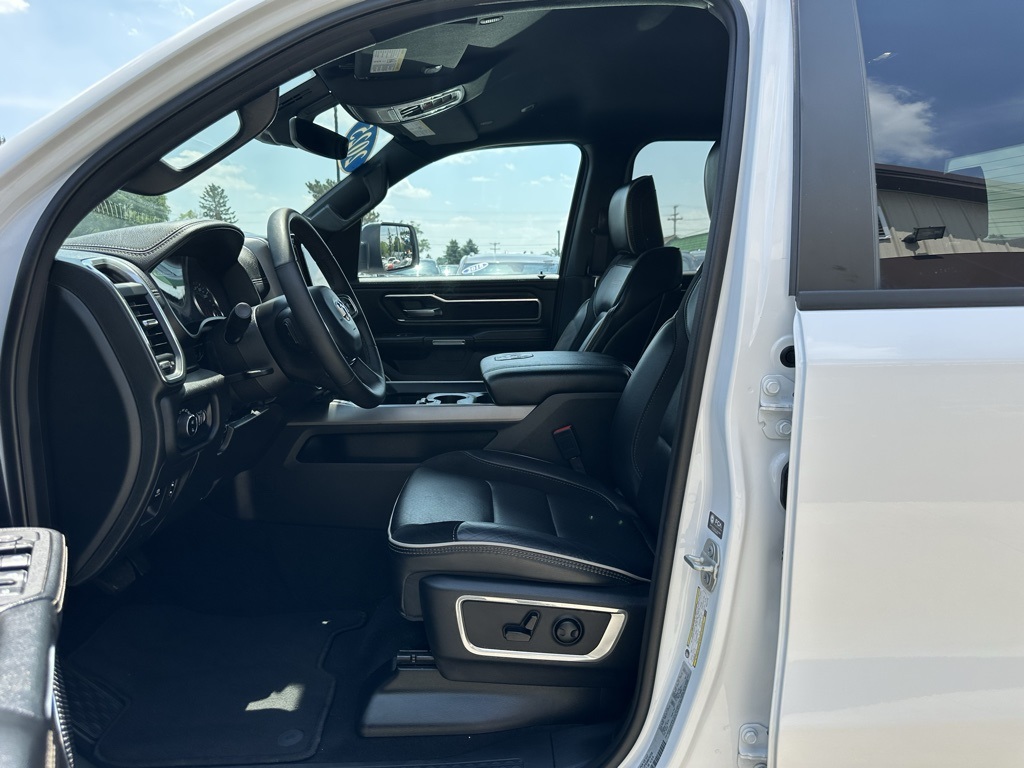 2025 Ram 1500 Laramie photo 14