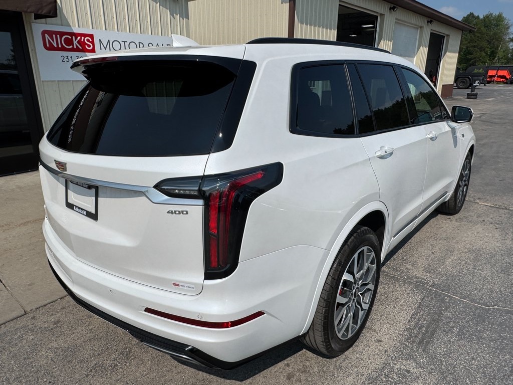 2023 Cadillac XT6 Sport photo 3