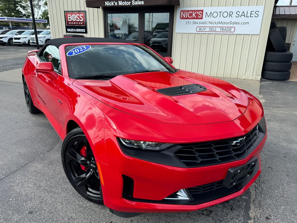 2023 Chevrolet Camaro LT1 photo 2